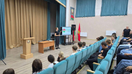 В преддверии 23-летия Белорусского республиканского союза молодёжи в Червенском строительном колледже первый секретарь районного комитета ОО «БРСМ» Мария Кривель провела для студентов интеллектуальную игру «Всё о БРСМ».